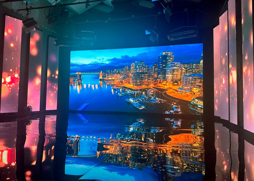 4K LED экран 10 LED кулис в телестудии 1.jpg